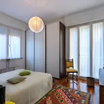 Guesthost - Trieste 153 Cozy Balcony Appartamento Pesaro