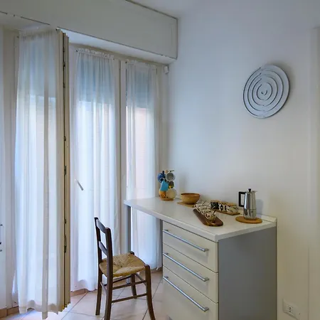 Guesthost - Trieste 153 Cozy Balcony Апартаменты *