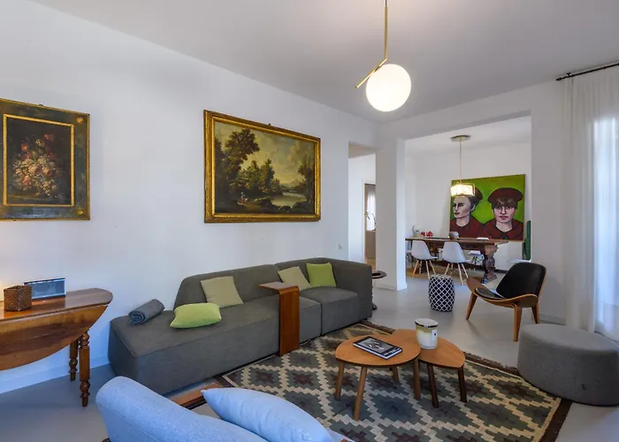 Guesthost - Trieste 153 Cozy Balcony *