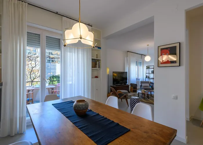 Guesthost - Trieste 153 Cozy Balcony Daire *